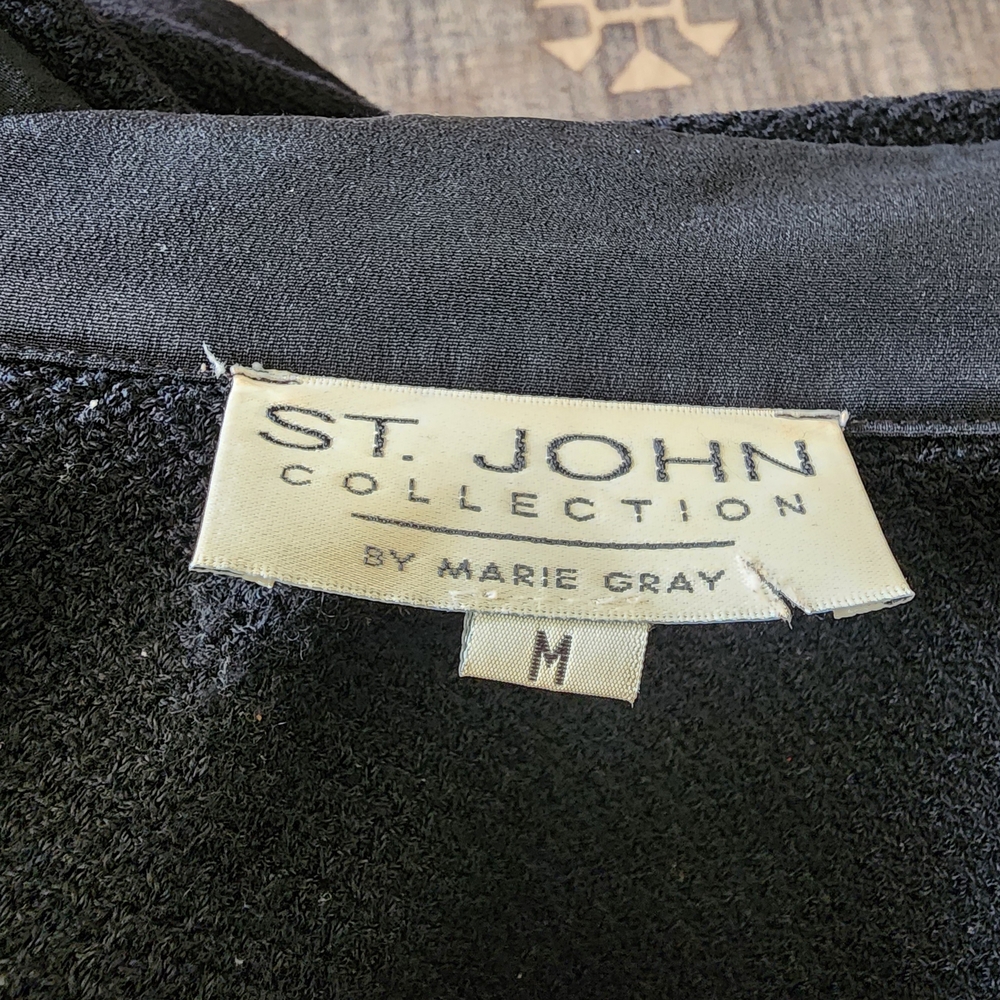 St. John Classic Black Knitwear Oversize.